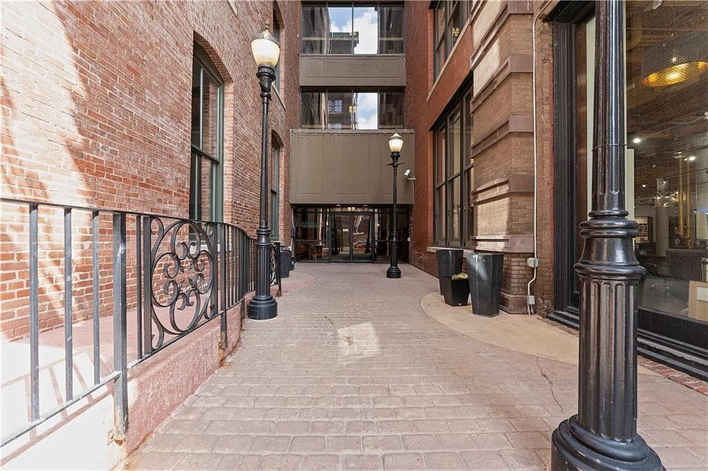 308 W 8th St APT 505 Kansas City, MO 64105 - Thumbnail 4