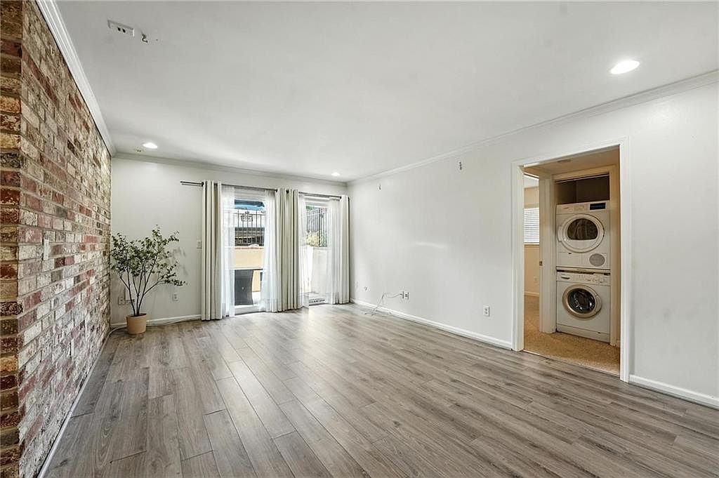 5010 Baltimore Ave APT 106 Kansas City, MO 64112 - Thumbnail 4