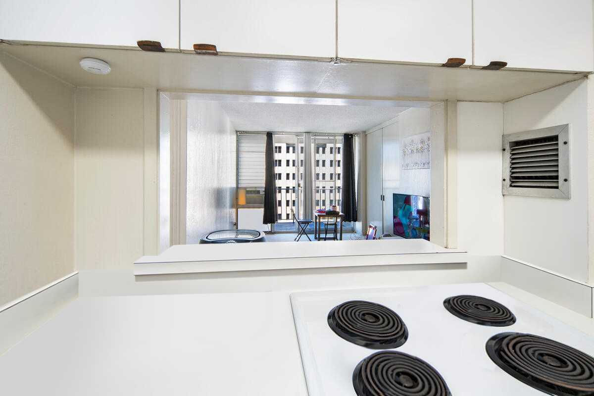 1617 Kapiolani Boulevard Unit #1801,, Honolulu, HI, 96814 - Thumbnail 5