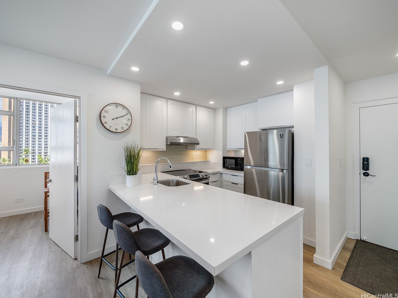 2500 Kalakaua Ave APT 903 Honolulu, HI 96815 - Thumbnail 4