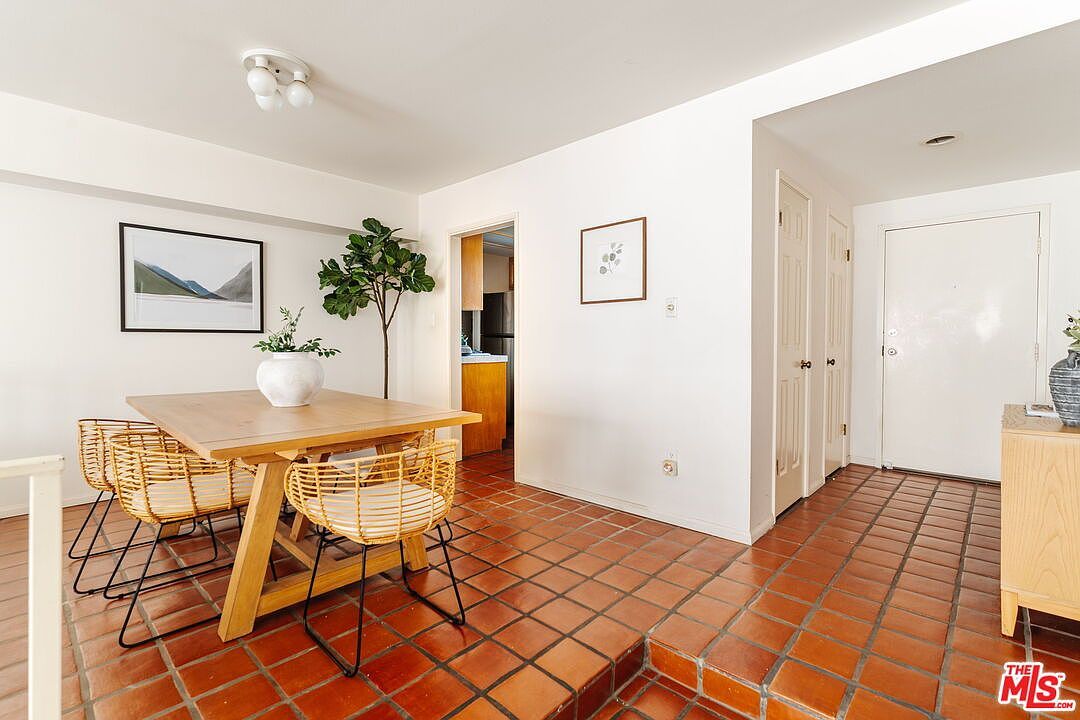 2219 S Bentley Ave APT 203 Los Angeles, CA 90064 - Thumbnail 4