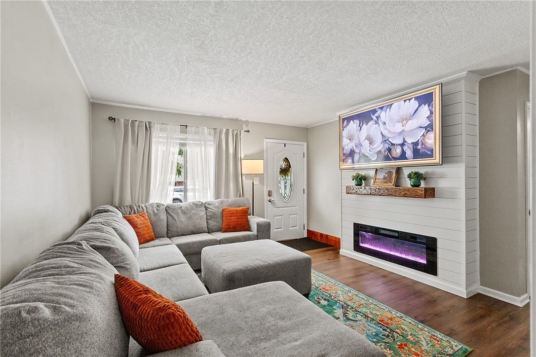 309 Essex Ave Mattoon, IL 61938 - Thumbnail 4