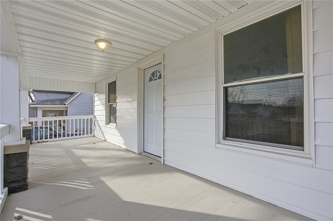 113 S 25th St Mattoon, IL 61938 - Thumbnail 4