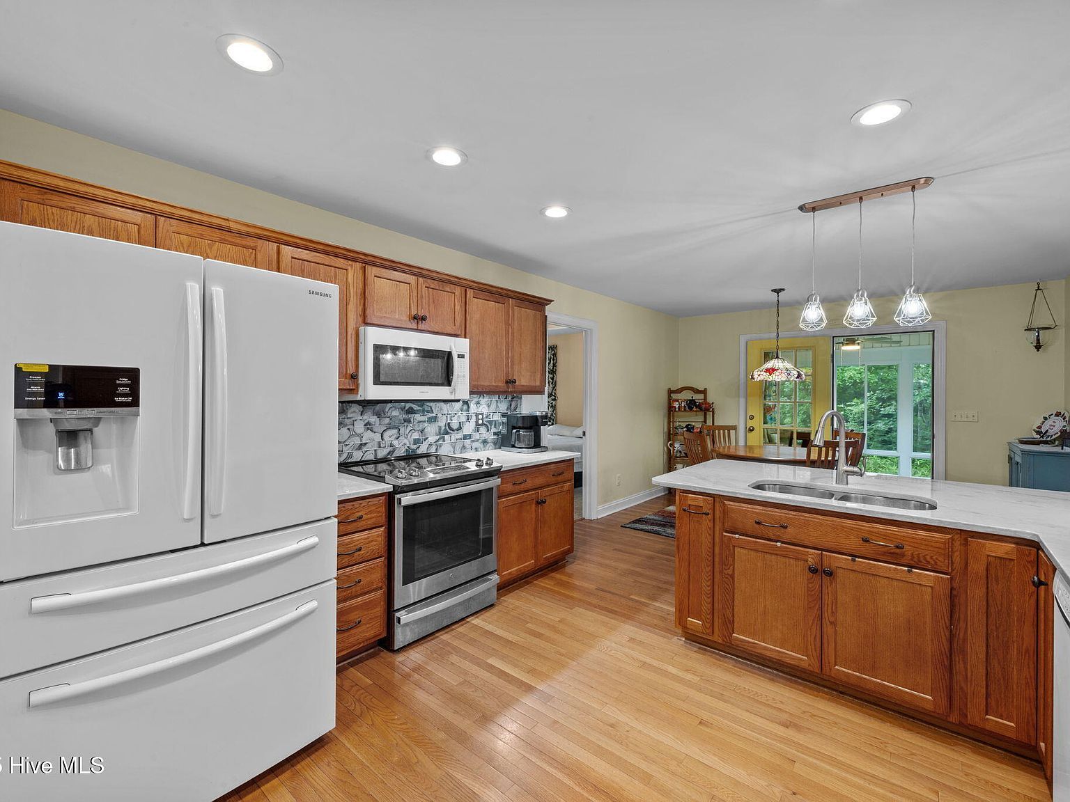 304 Emmen Rd New Bern, NC 28562 - Thumbnail 4