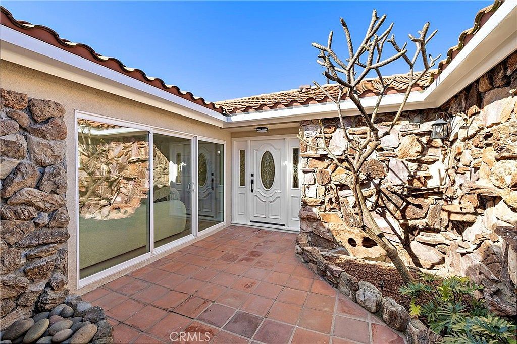 9351 Leilani Dr Huntington Beach, CA 92646 - Thumbnail 4