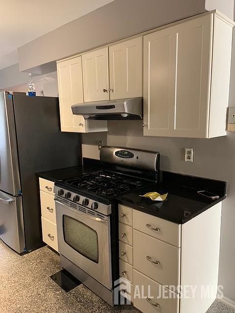 1702 Edison Glen Ter Edison, NJ 08837 - Thumbnail 4