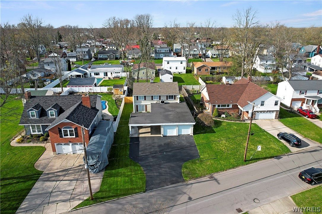 9326 Rivershore Dr Niagara Falls, NY 14304 - Thumbnail 4