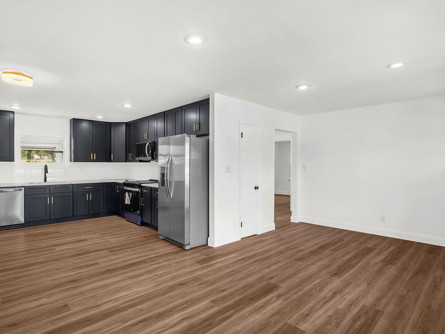 1907 Wilkins St Burlington, NC 27217 - Thumbnail 4