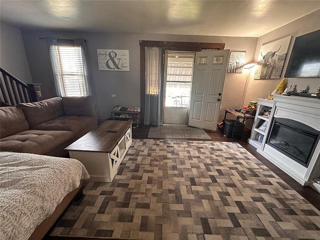 1017 Pennsylvania Ave Clairton, PA 15025 - Thumbnail 4