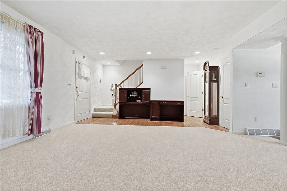 2003 Ridge Rd McKeesport, PA 15135 - Thumbnail 4