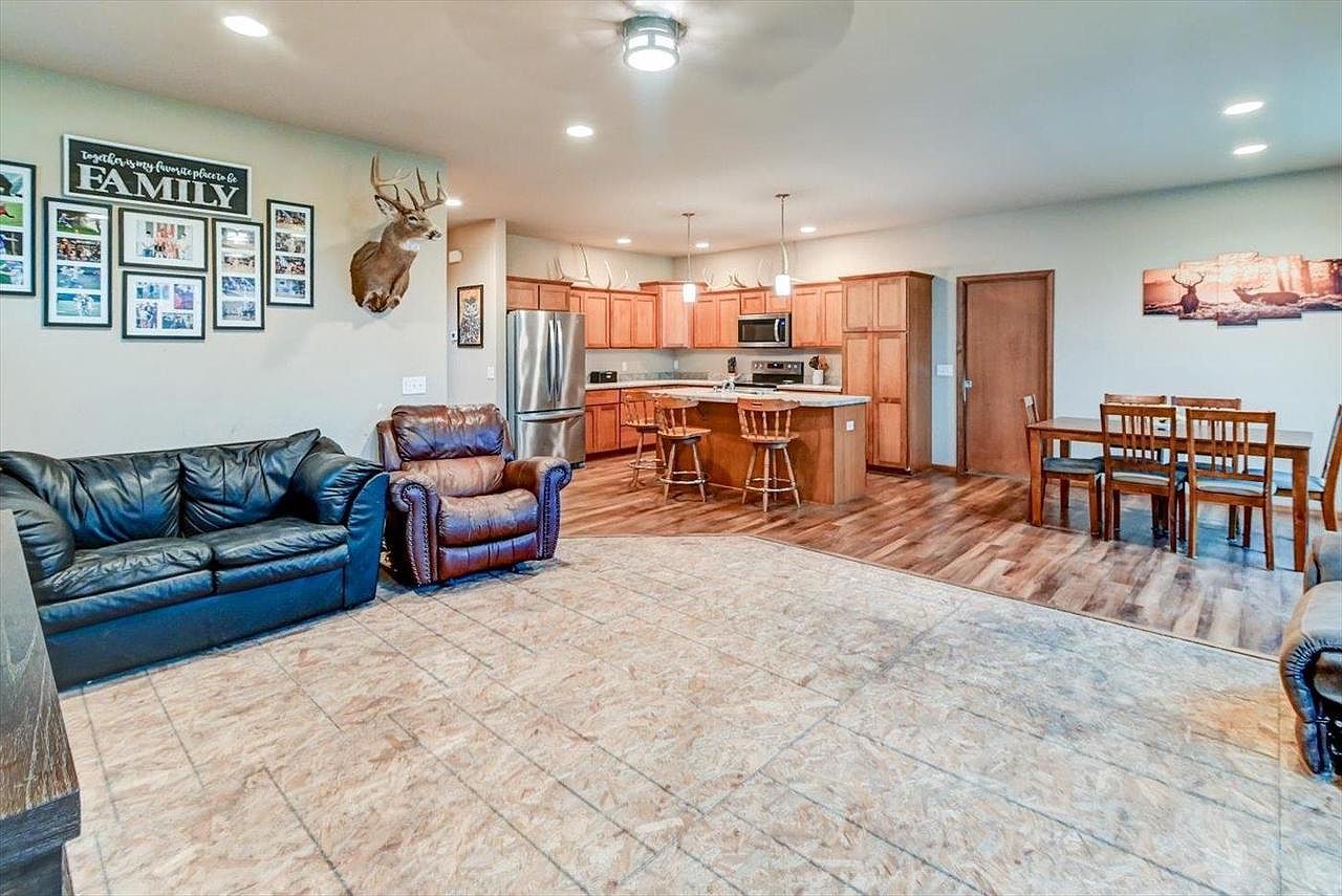 131 Crooked Tree Dr Deforest, WI 53532 - Thumbnail 4