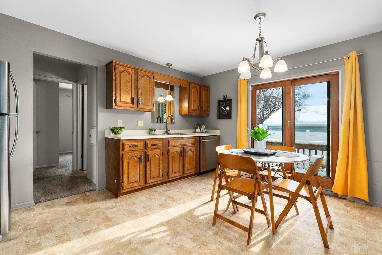 1301 Rae Ln Madison, WI 53711 - Thumbnail 4