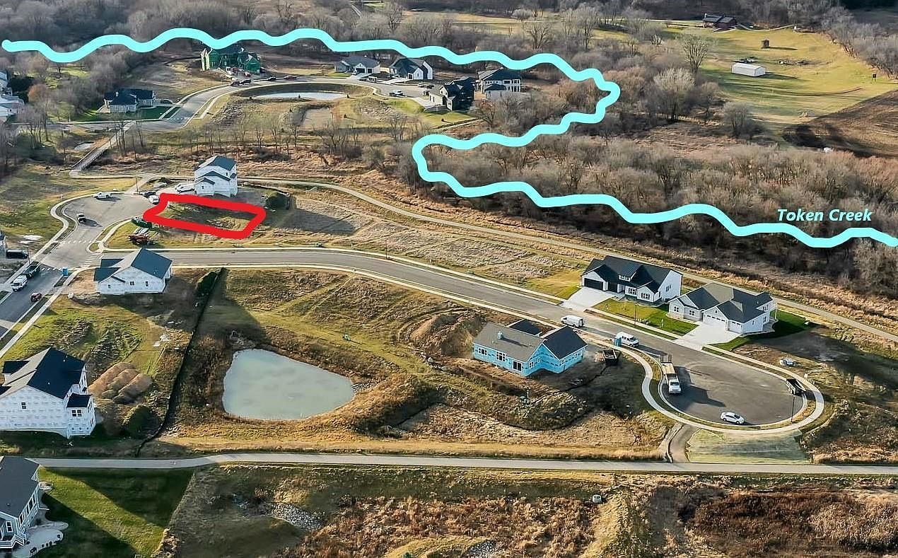 2362 Lonnie Ct Sun Prairie, WI 53590 - Thumbnail 4