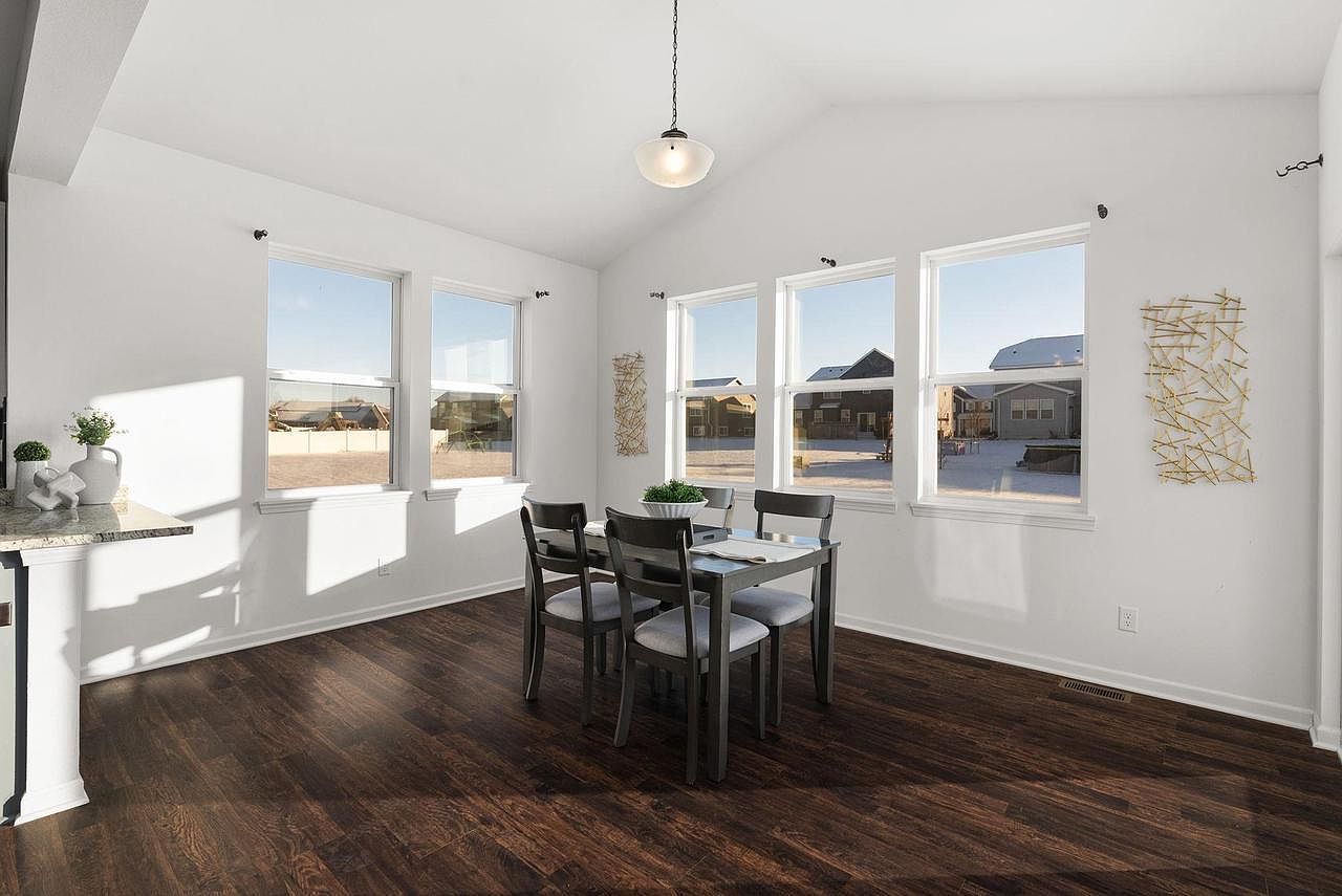 908 Yorktown Rd Deforest, WI 53532 - Thumbnail 4