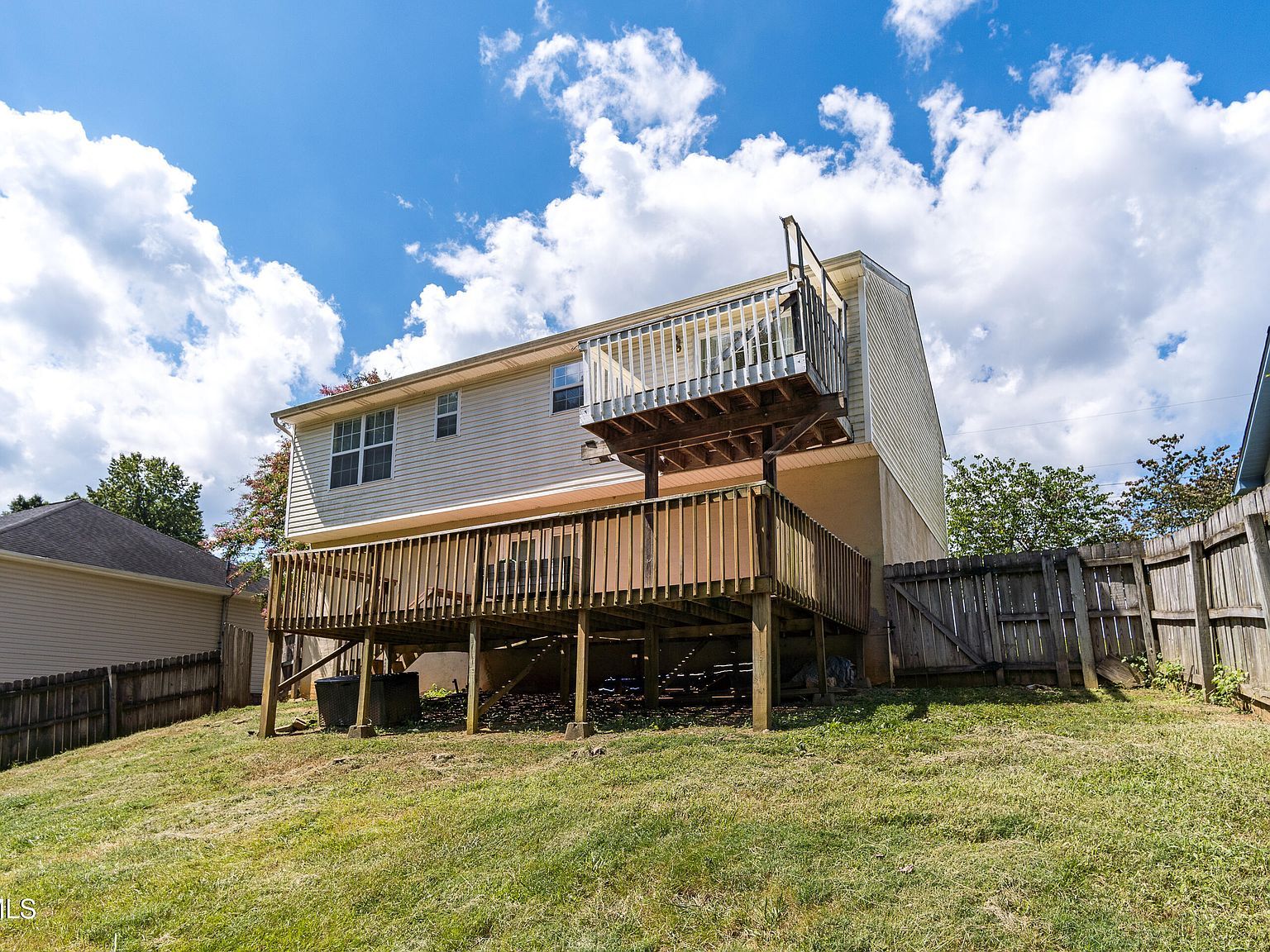 138 Village Ln Gray, TN 37615 - Thumbnail 4