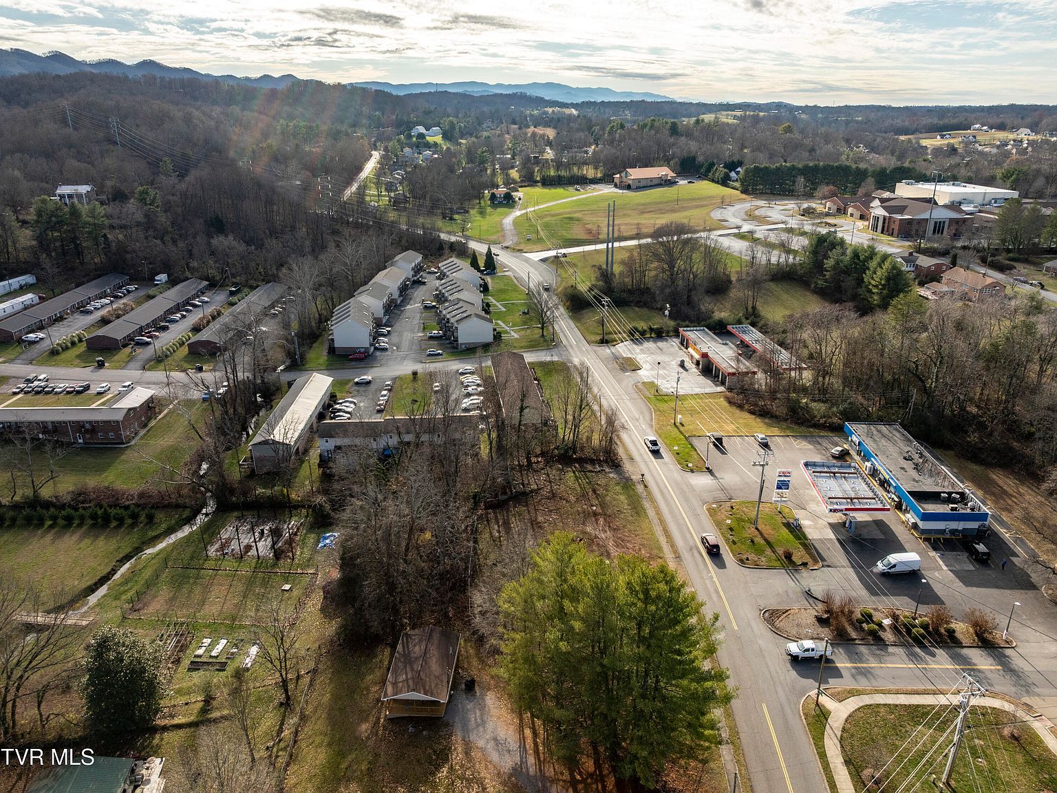 2301 Greenwood Dr Johnson City, TN 37604 - Thumbnail 4