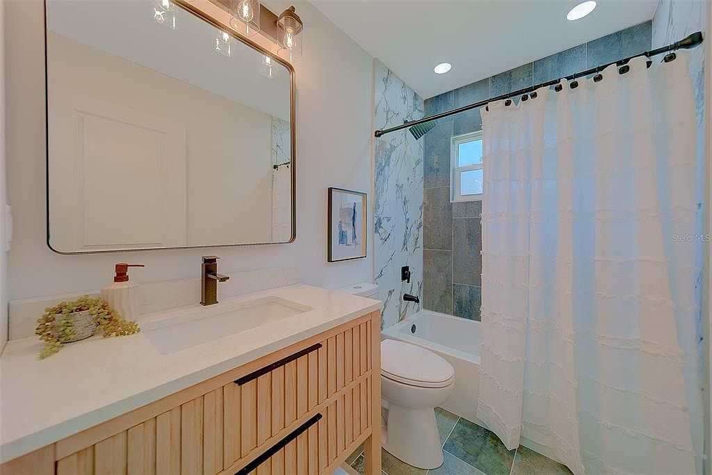 1837 Sourwood Blvd Dunedin, FL 34698 - Thumbnail 4