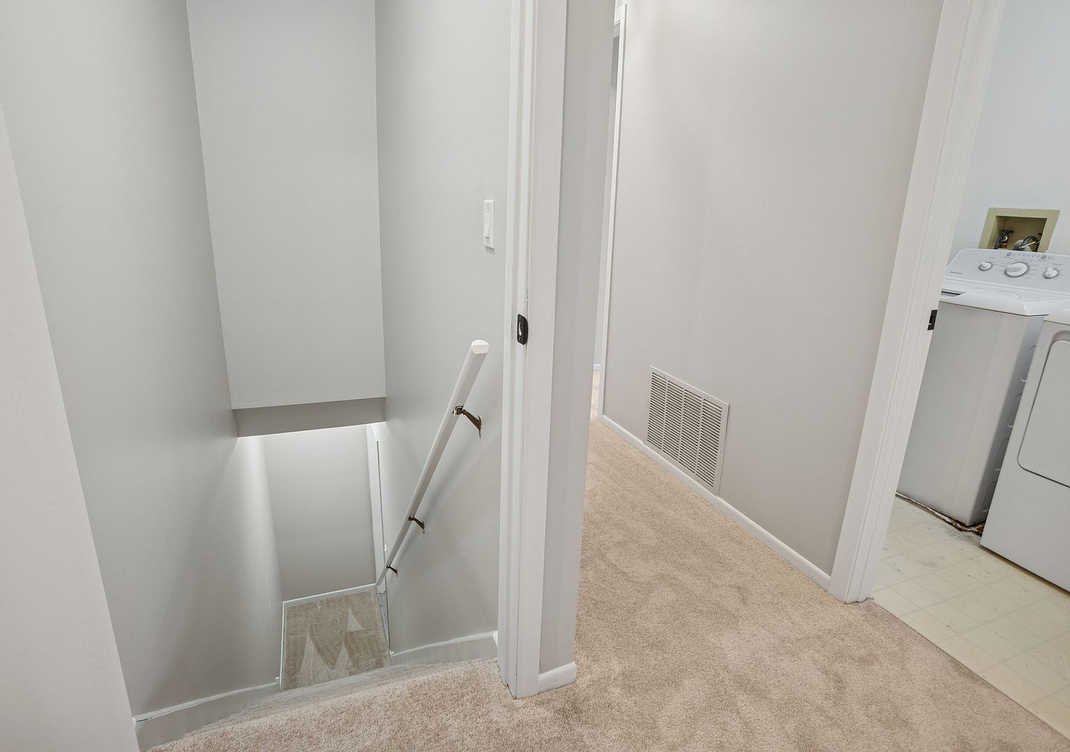 1975 Windsong Dr Schaumburg, IL 60194 - Thumbnail 4