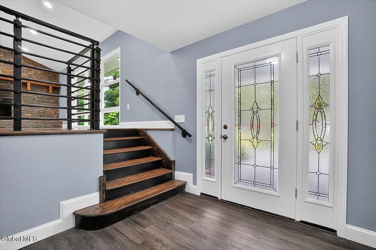 7 Colonie Ave Latham, NY 12110 - Thumbnail 4