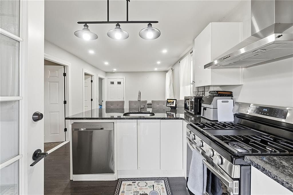 47 Andover St North Providence, RI 02904 - Thumbnail 4