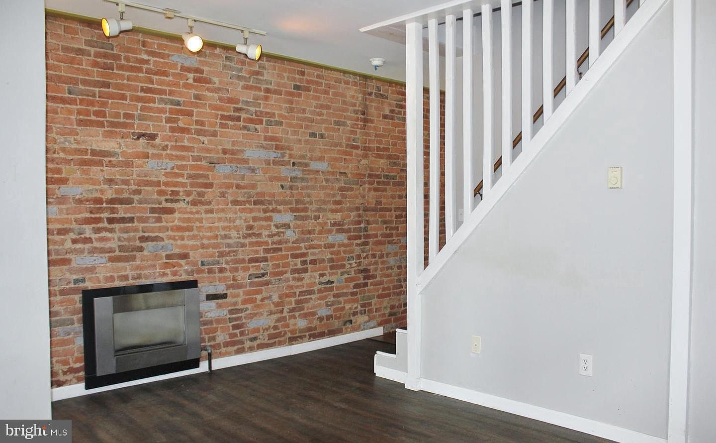 236 N Locust St Hagerstown, MD 21740 - Thumbnail 4