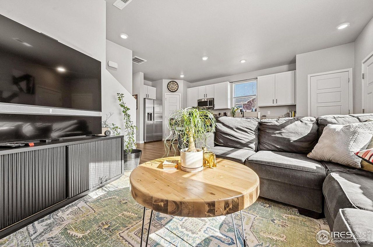 211 Molinar St Johnstown, CO 80534 - Thumbnail 4