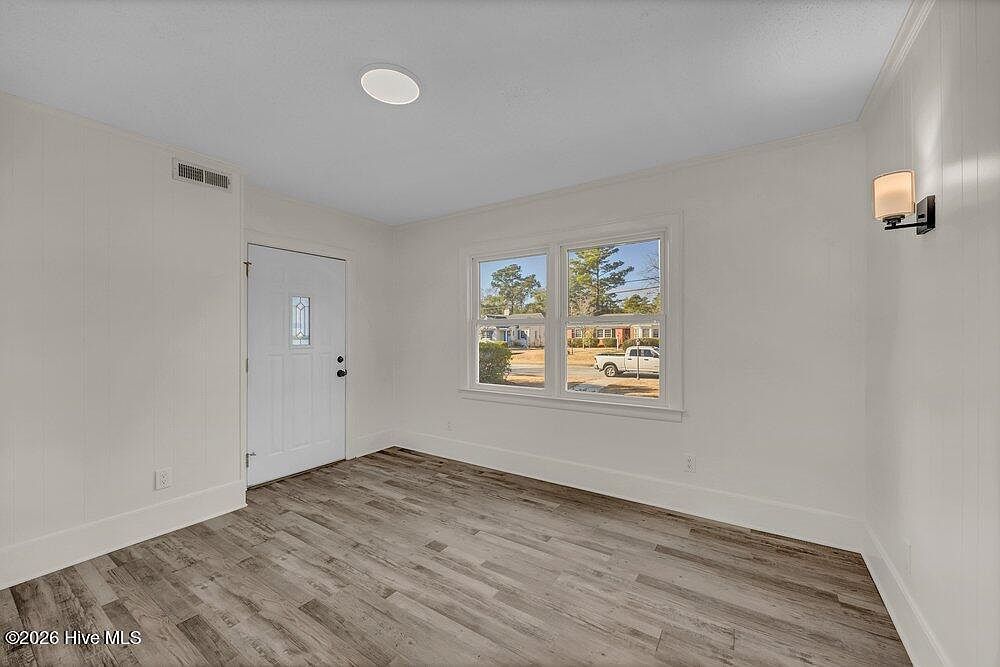 329 Wayne Dr Wilmington, NC 28403 - Thumbnail 4