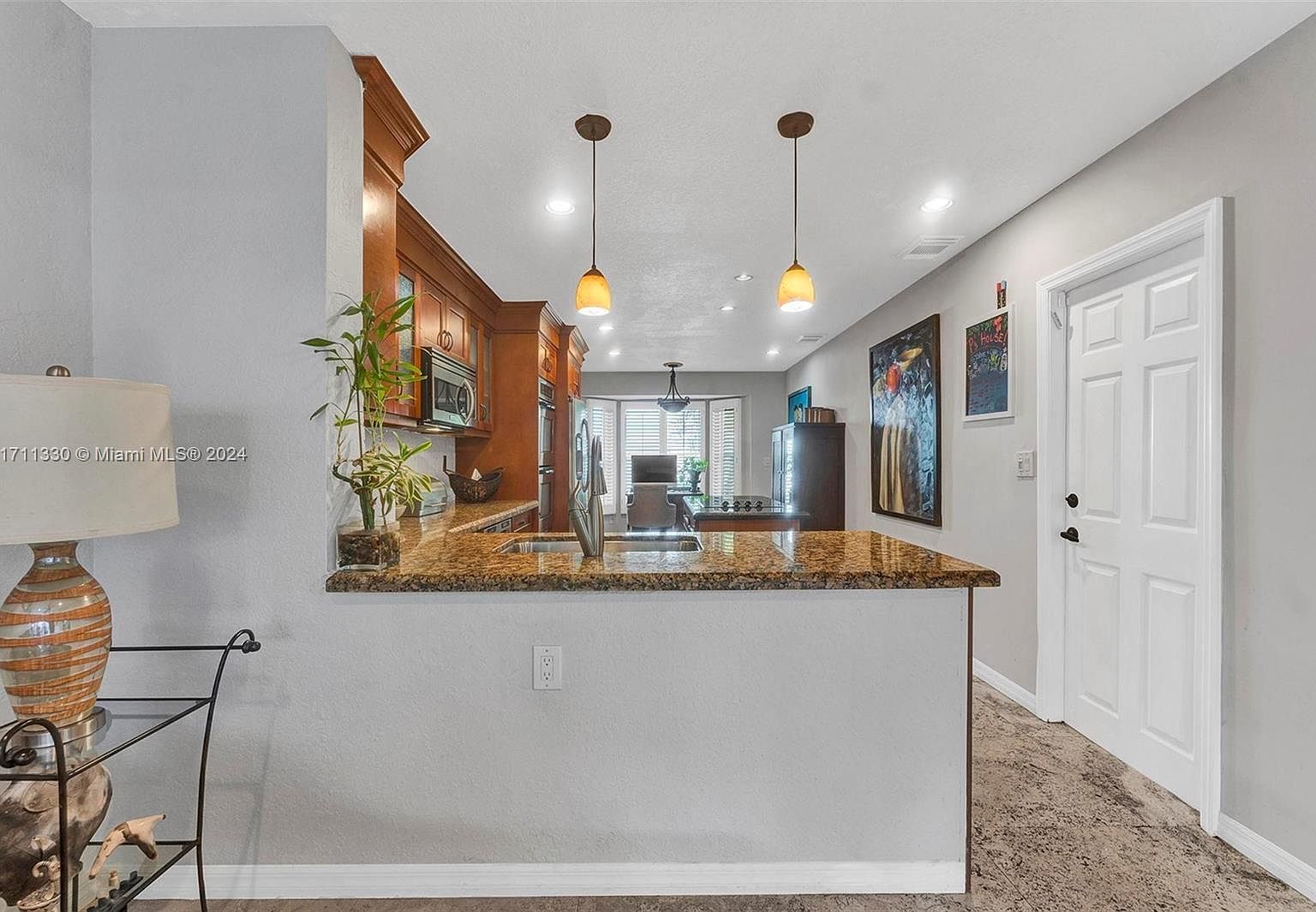 1140 Linden St Hollywood, FL 33019 - Thumbnail 4