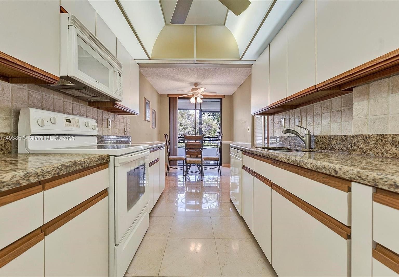 1470 Sheridan St APT 18C Hollywood, FL 33020 - Thumbnail 4