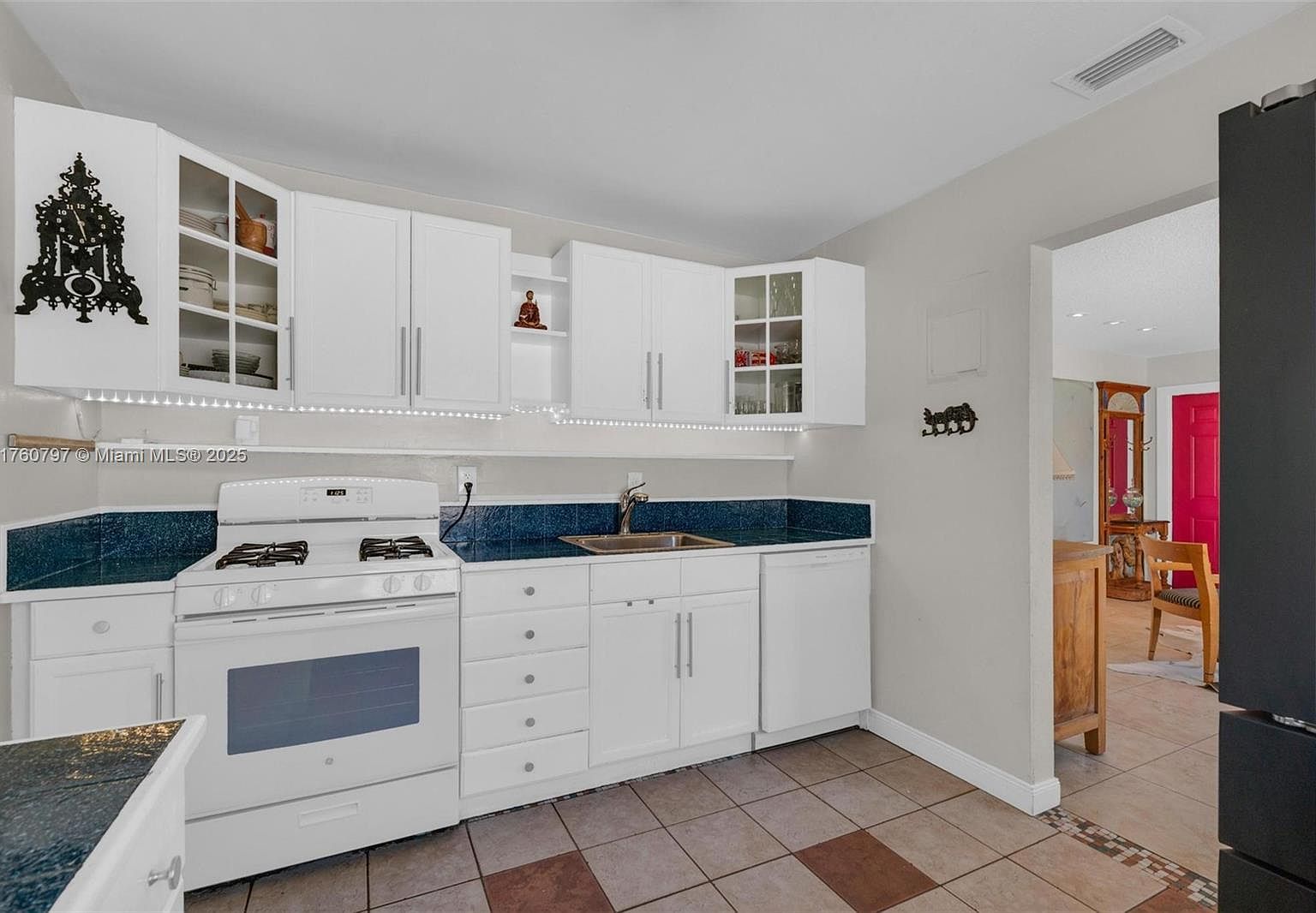 1615 Mayo St Hollywood, FL 33020 - Thumbnail 4