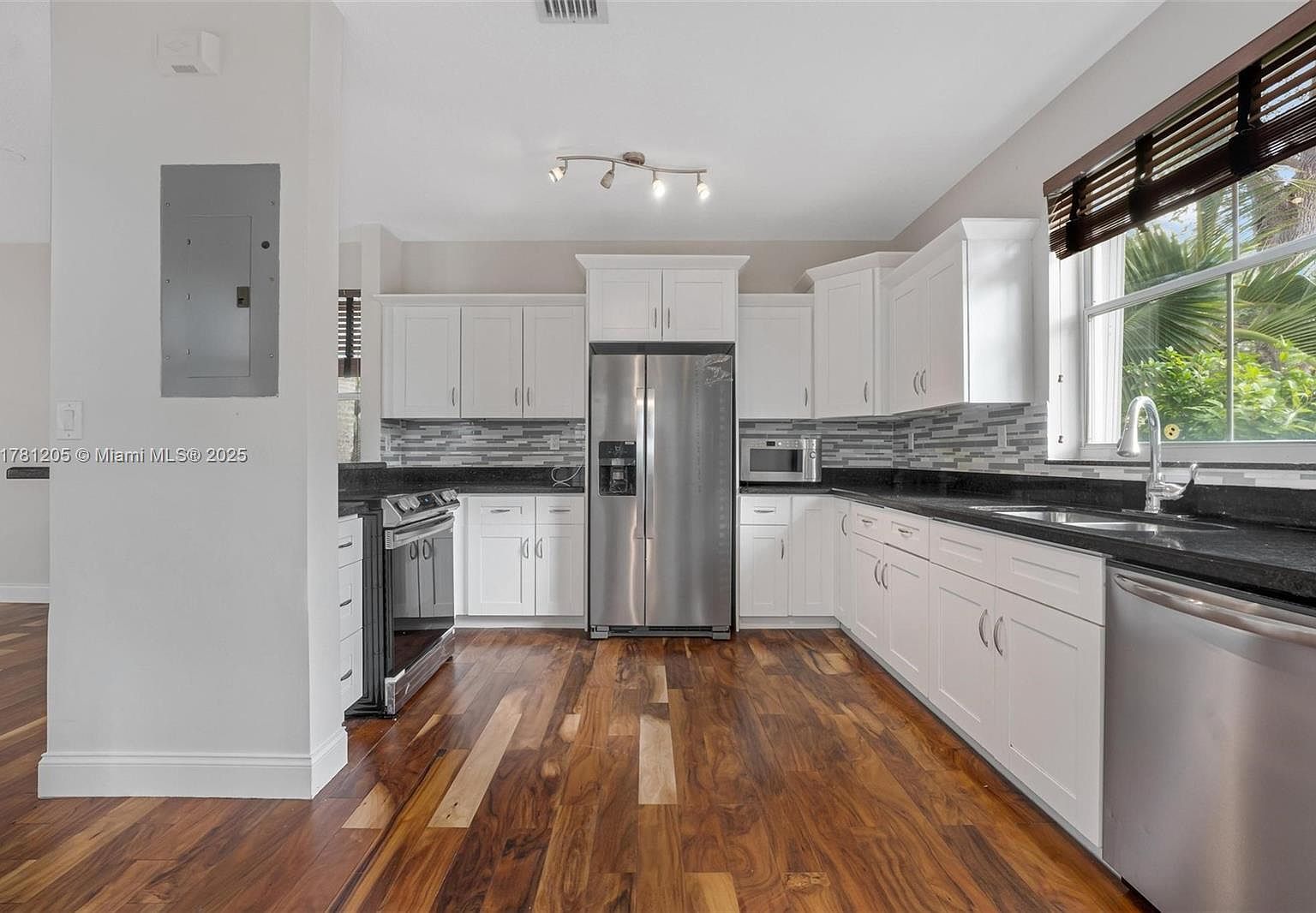 0 Hollywood Blvd Hollywood, FL 33019 - Thumbnail 4