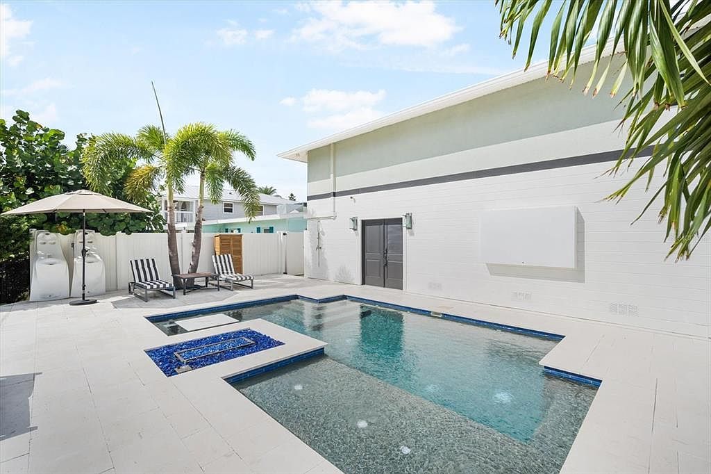 124 13th Ave Indian Rocks Beach, FL 33785 - Thumbnail 4