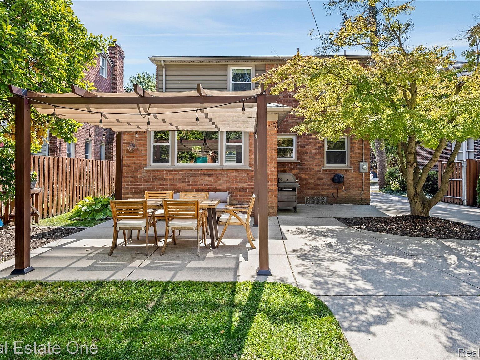 1630 W Twelve Mile Rd Royal Oak, MI 48073 - Thumbnail 4