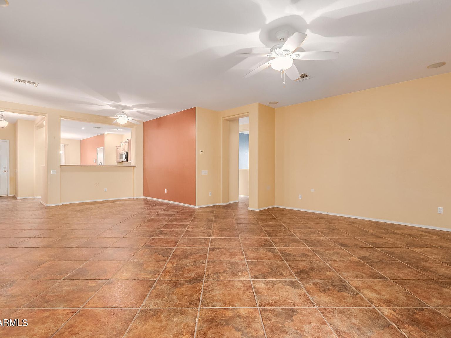 17102 W Saguaro Ln Surprise, AZ 85388 - Thumbnail 4