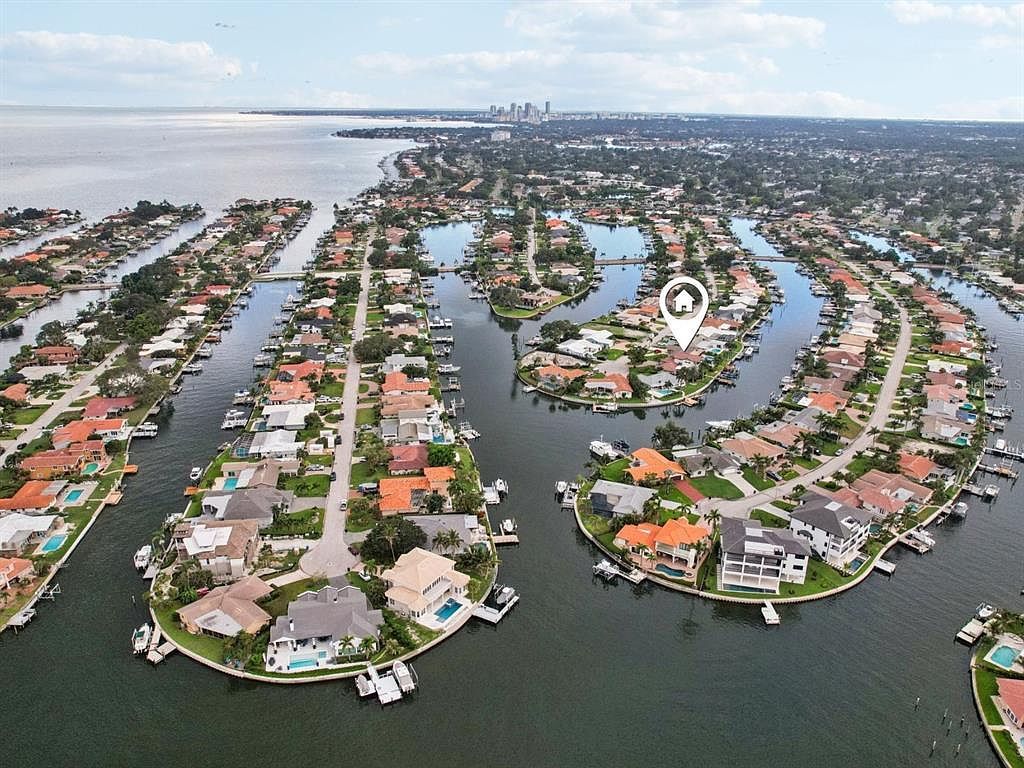 2085 Massachusetts Ave NE Saint Petersburg, FL 33703 - Thumbnail 4