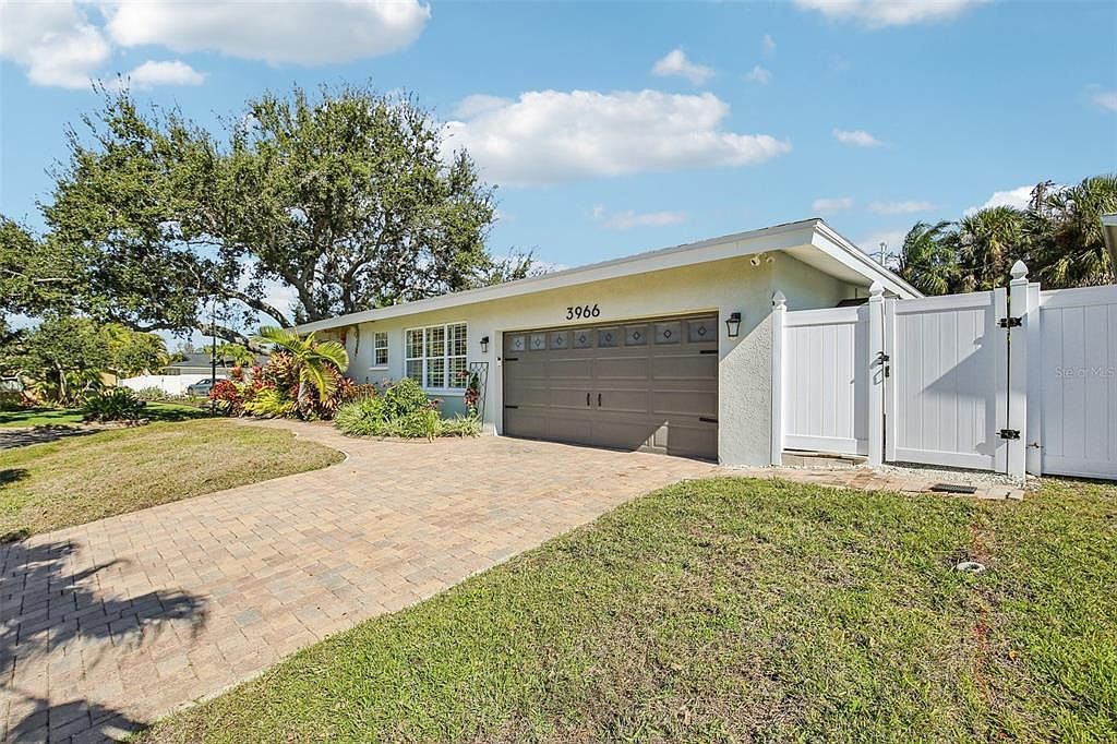 3966 High Bluff Dr Largo, FL 33770 - Thumbnail 4