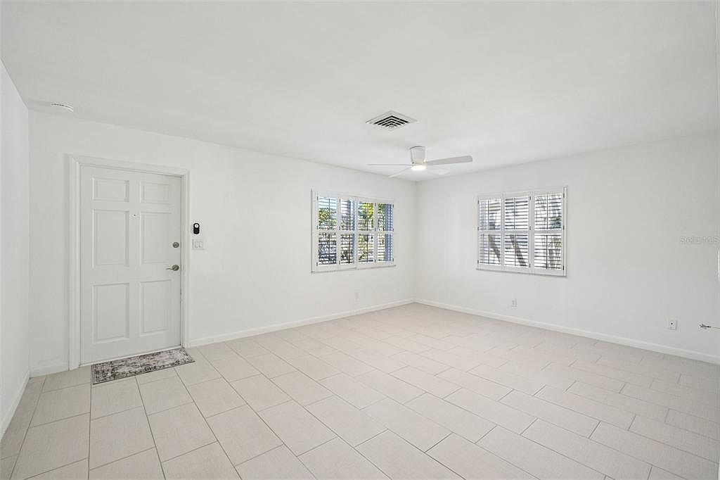 3843 Shore Acres Blvd NE Saint Petersburg, FL 33703 - Thumbnail 4