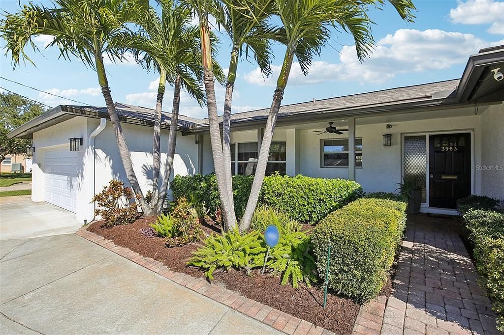 3963 14th St NE Saint Petersburg, FL 33703 - Thumbnail 4