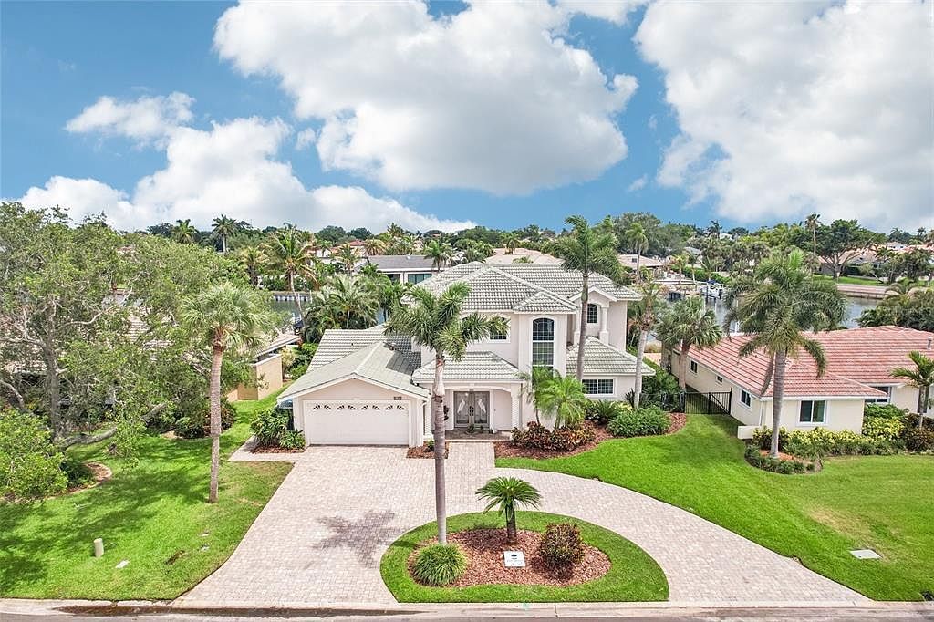 2032 Massachusetts Ave NE Saint Petersburg, FL 33703 - Thumbnail 4