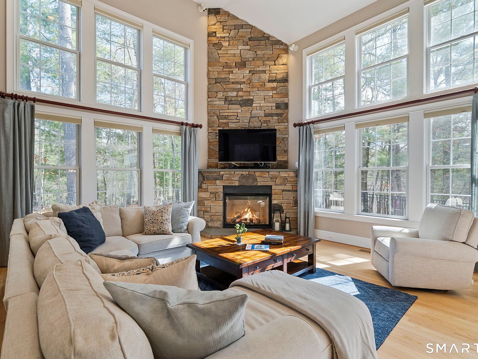 1197 Neipsic Rd Glastonbury, CT 06033 - Thumbnail 4