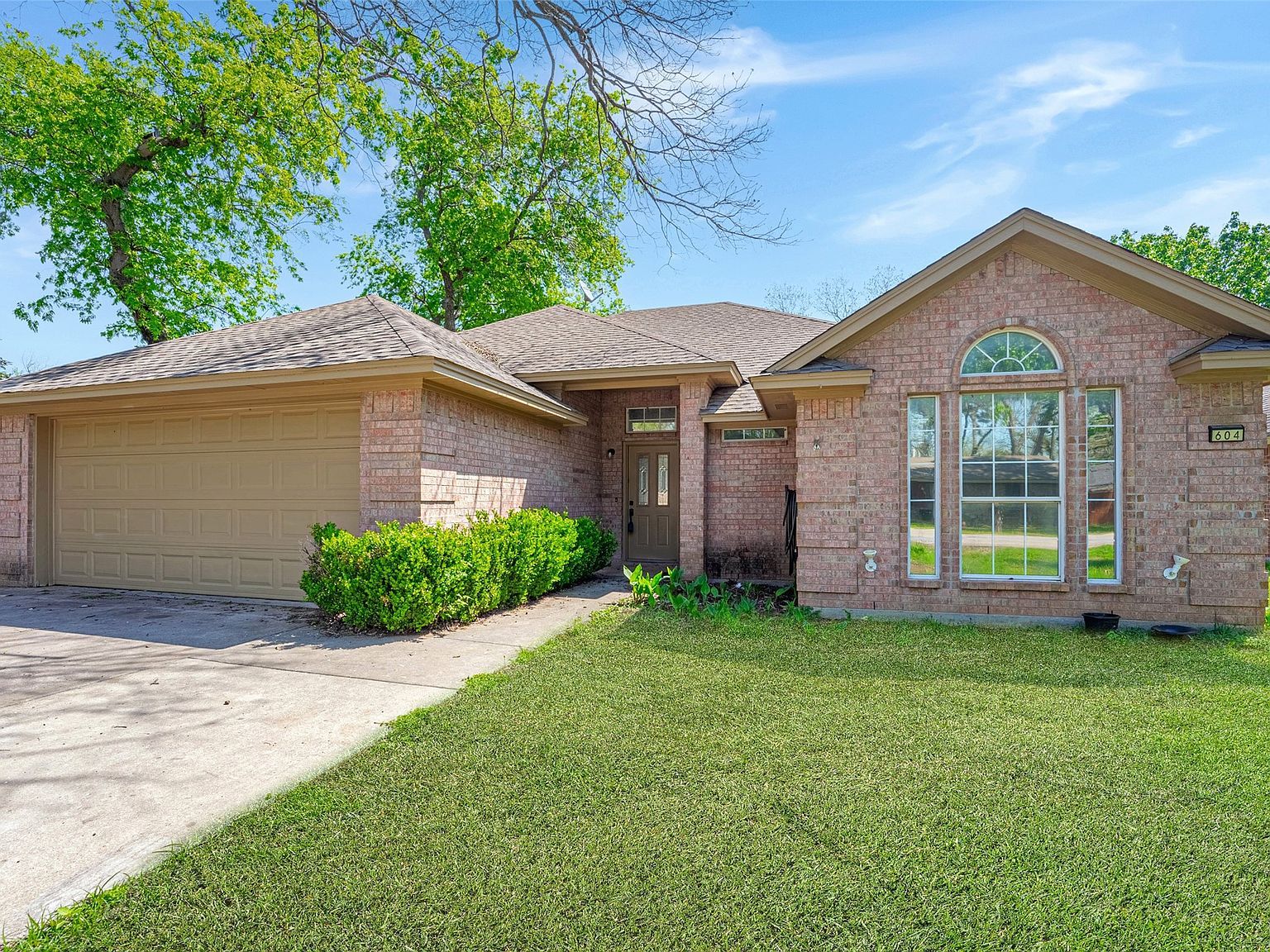 604 N Cherry St Aubrey, TX 76227 - Thumbnail 4