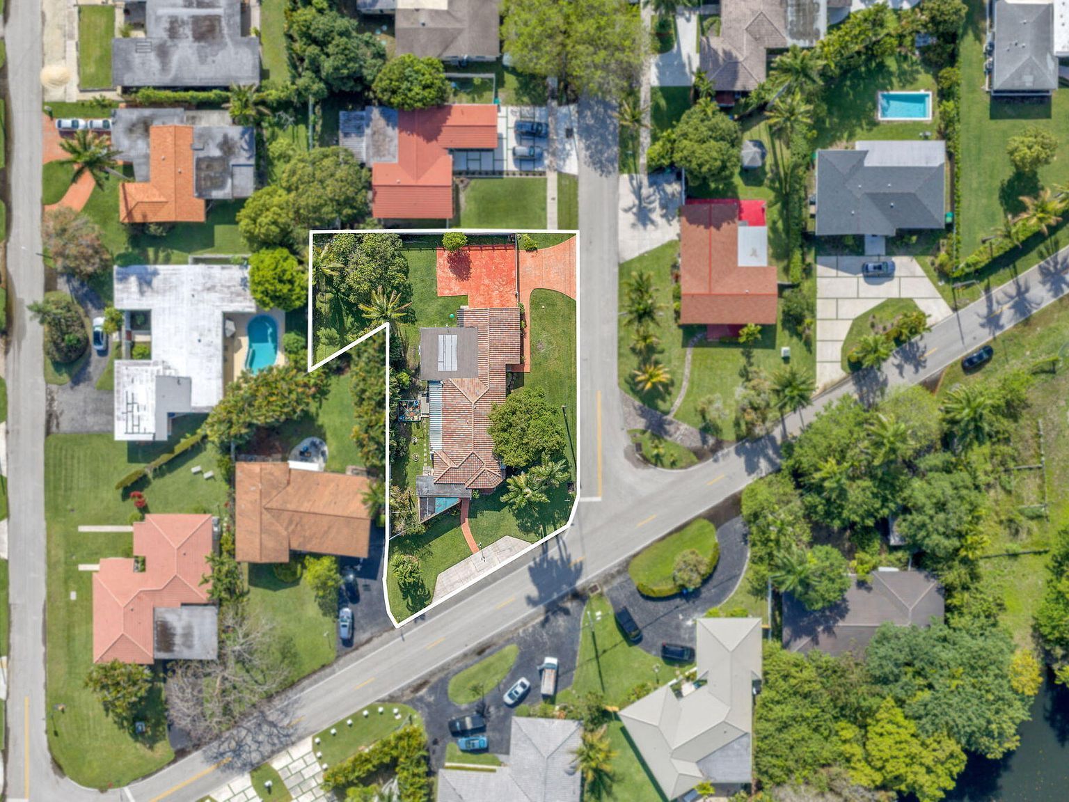 11490 W Biscayne Canal Rd Miami, FL 33161 - Thumbnail 4