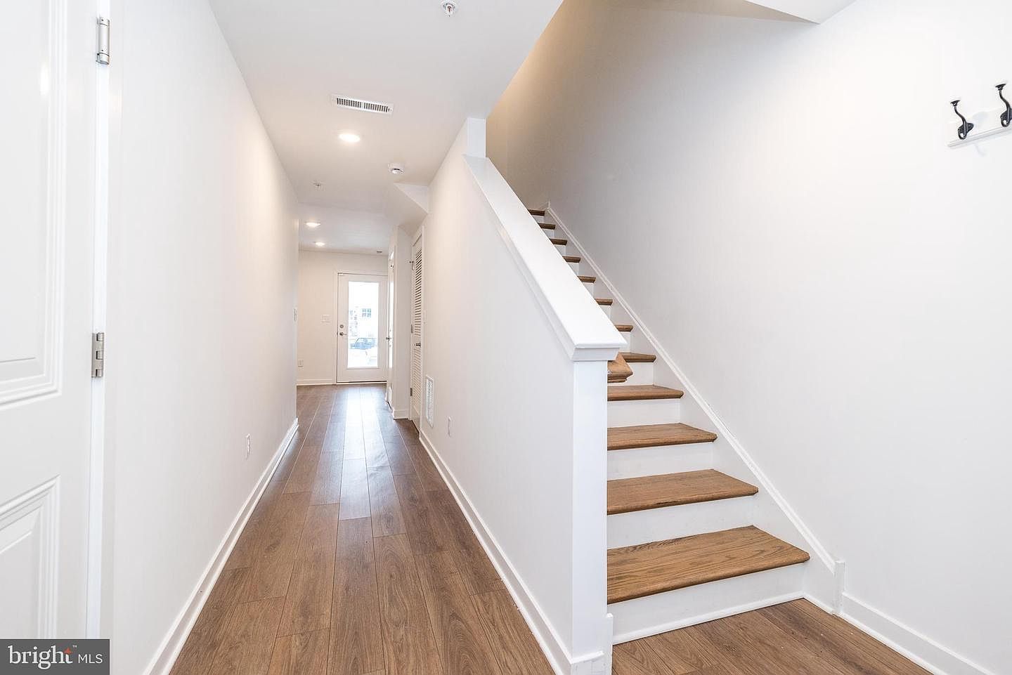 910 Magnolia Ln Spring City, PA 19475 - Thumbnail 4