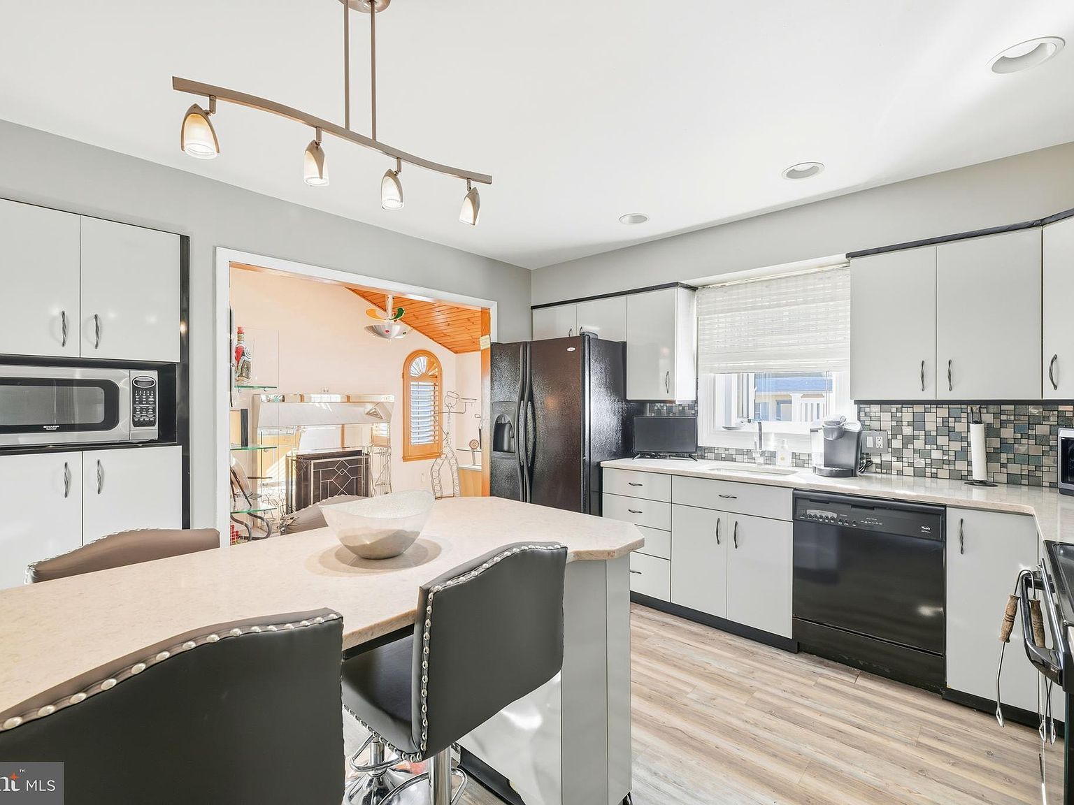 1265 Barclay Cres Yardley, PA 19067 - Thumbnail 4