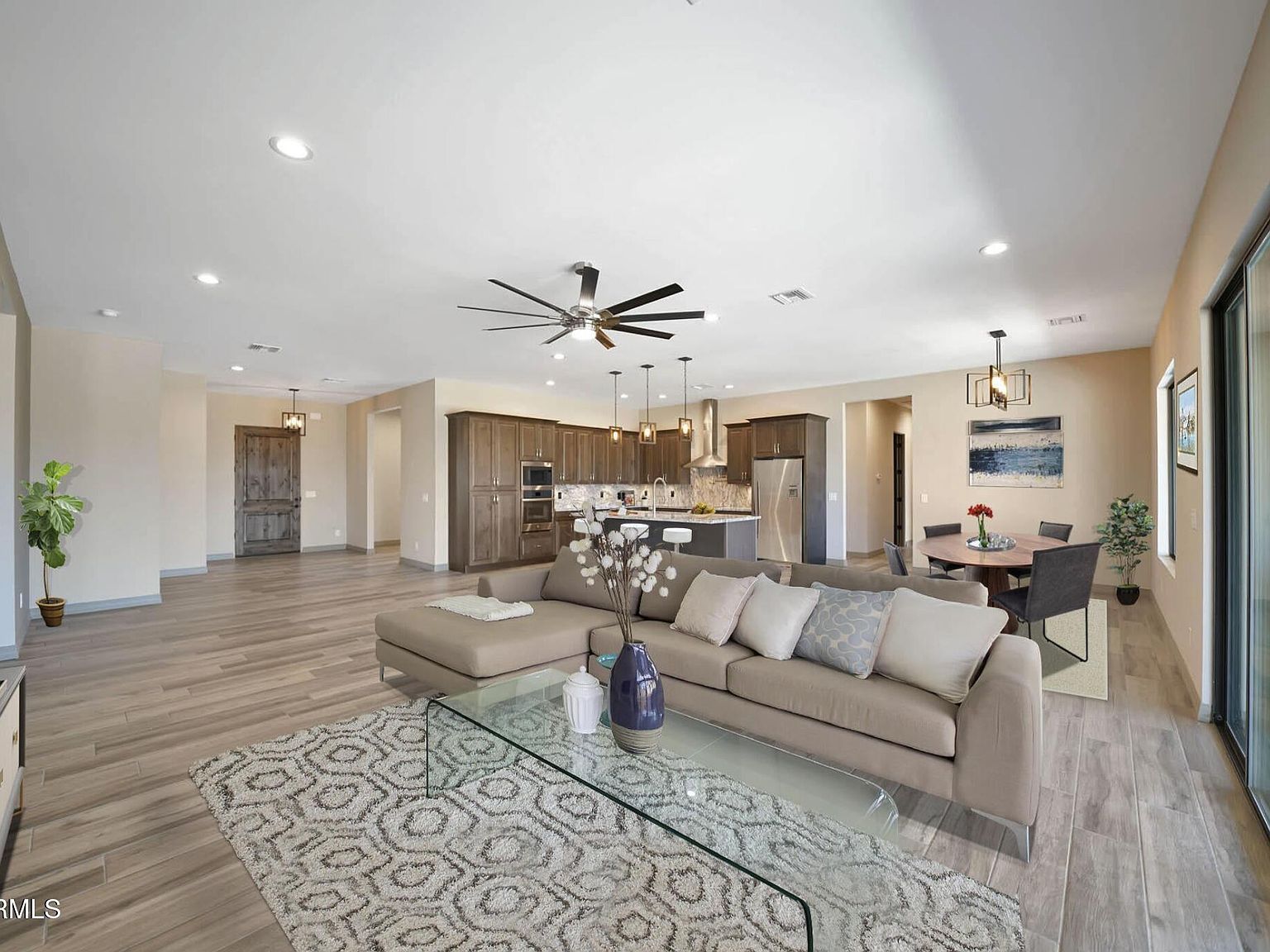1841 E Lavitt Ln Phoenix, AZ 85086 - Thumbnail 4