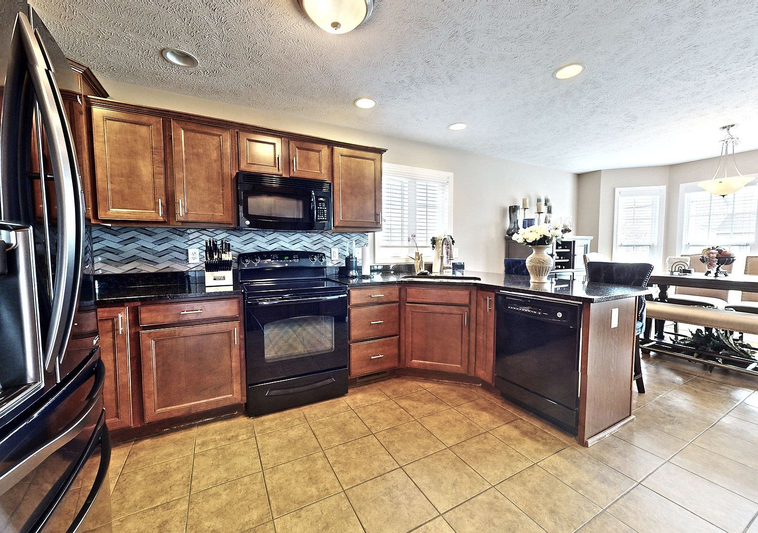 308 Preston St Savoy, IL 61874 - Thumbnail 4