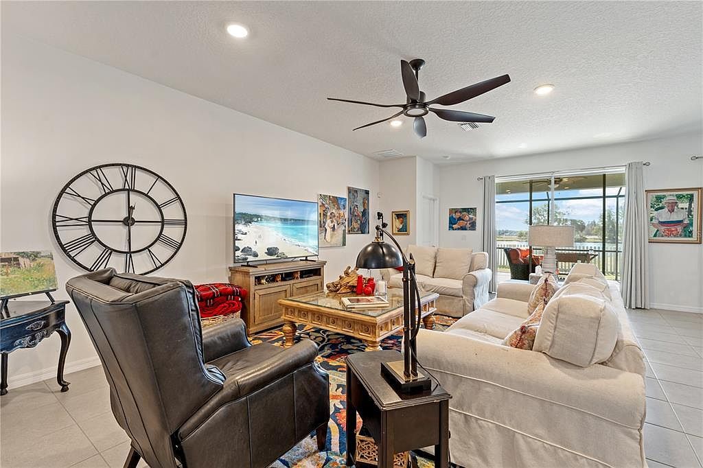 1094 Manzanar Pl Wesley Chapel, FL 33543 - Thumbnail 4