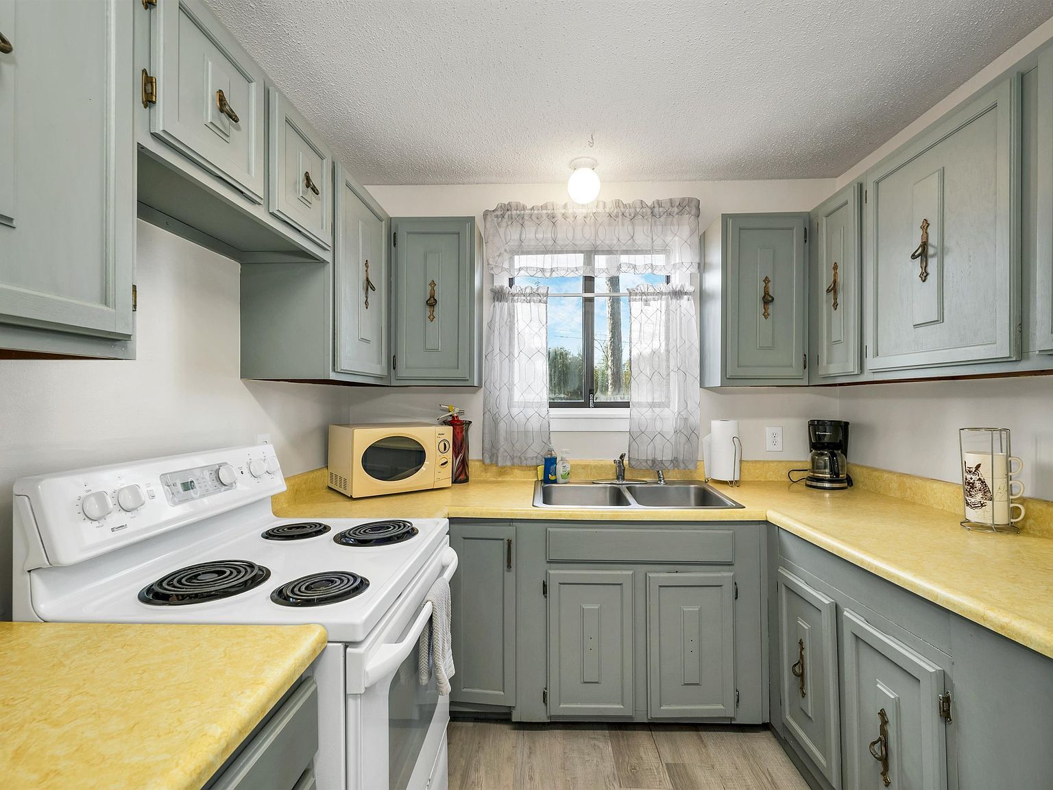 42 Wylie Court #6 North Conway, NH 03860 - Thumbnail 4