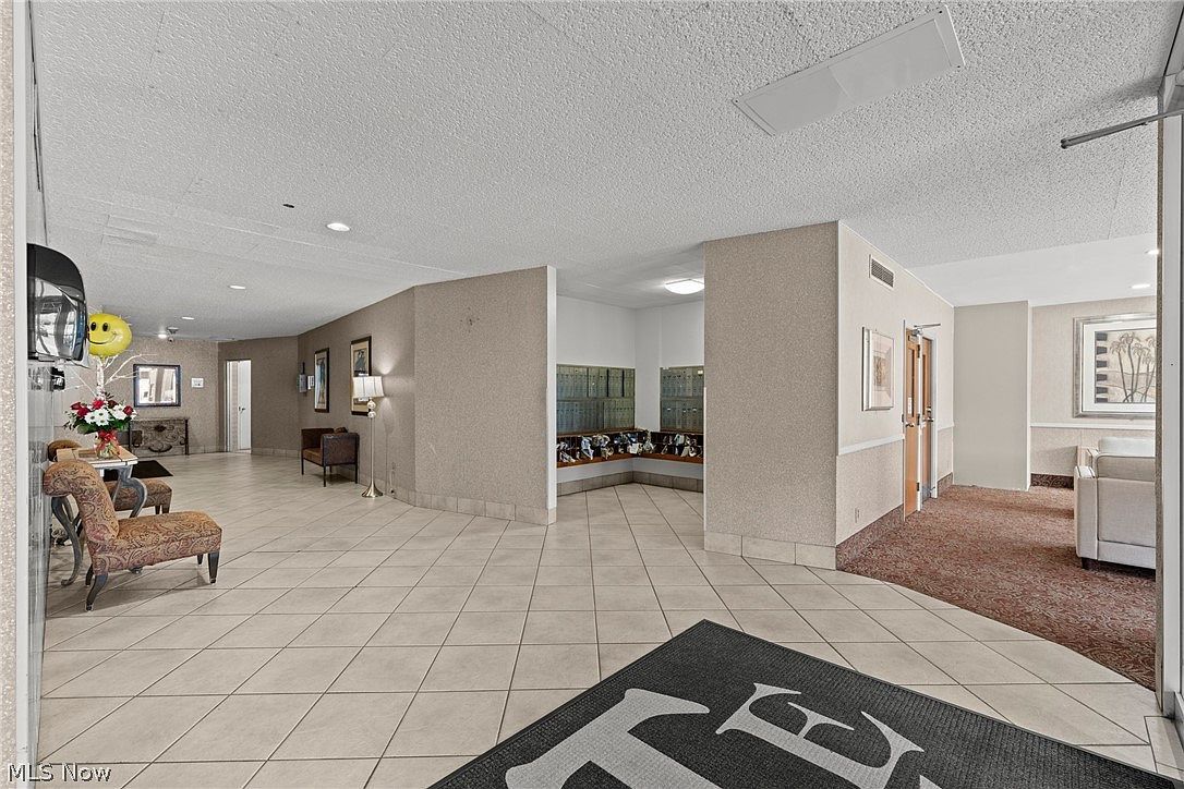 12520 Edgewater Dr APT 1009 Lakewood, OH 44107 - Thumbnail 4