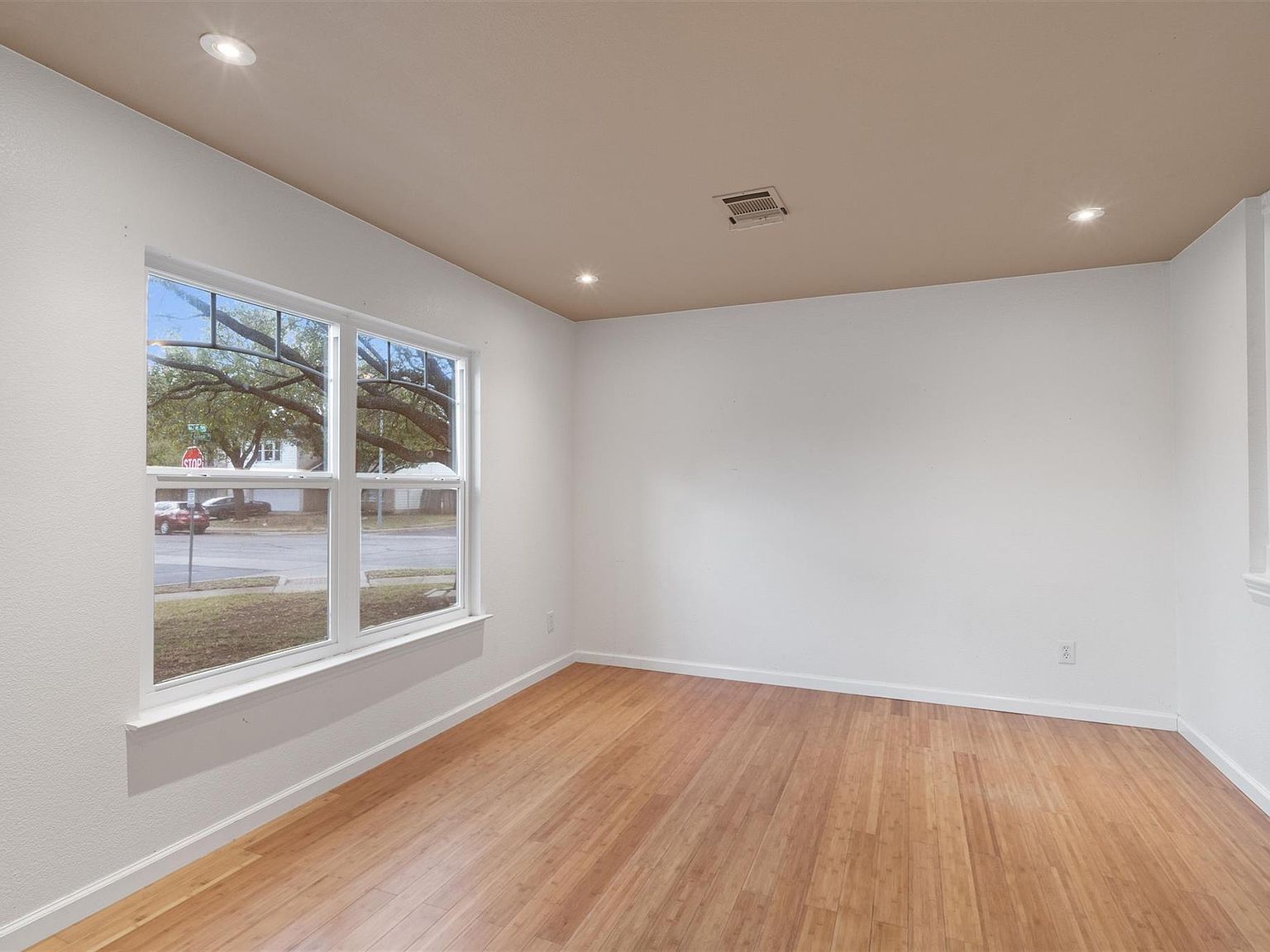 2122 Deer Creek Trl Round Rock, TX 78665 - Thumbnail 4